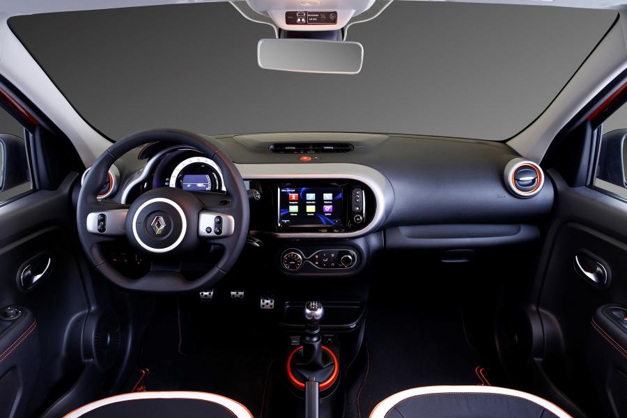 Торпедо Renault Twingo GT 2016 года  (фото 23 из 49)